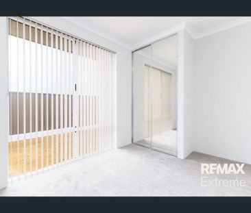 4 bedroom 2 bathroom family home being light and bright and featuri... - Photo 4