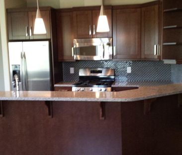 2 Beds & 1 Bath Apartment Style Property In University Area - Photo 3