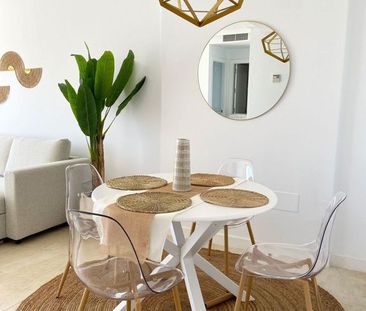 2 bedroom luxury penthouse for rent in Estepona, Andalusia - Photo 5