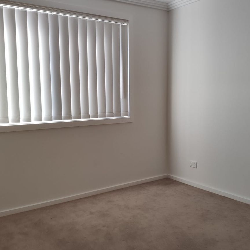 Modern 4-bedroom house in Kellyville - Photo 1