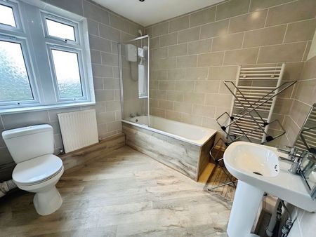 One-Bedroom Apartment - Photo 5