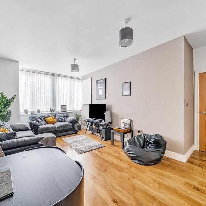 2 bedroom flat to rent - Photo 1