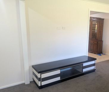 Modern 3-Bedroom Home for Lease – Secure, Spacious & Fully Furnished - Photo 1