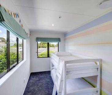 Executive 3-bedroom home with office - prime ... - Photo 4