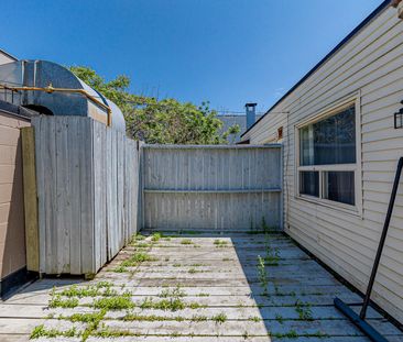 For Lease - 650A Queen Street Unit# 2, Toronto, Ontario - Photo 2