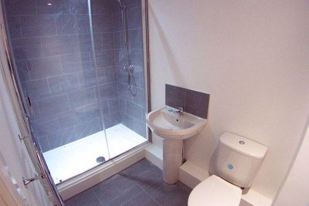 2 bedroom flat to rent - Photo 5