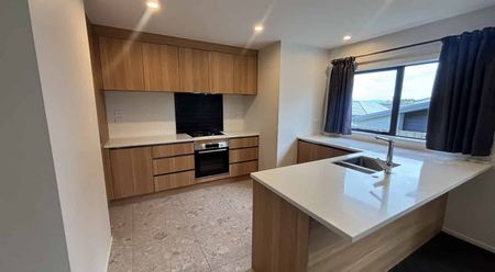 TOWNHOUSE WITH RURAL VIEWS - Photo 2