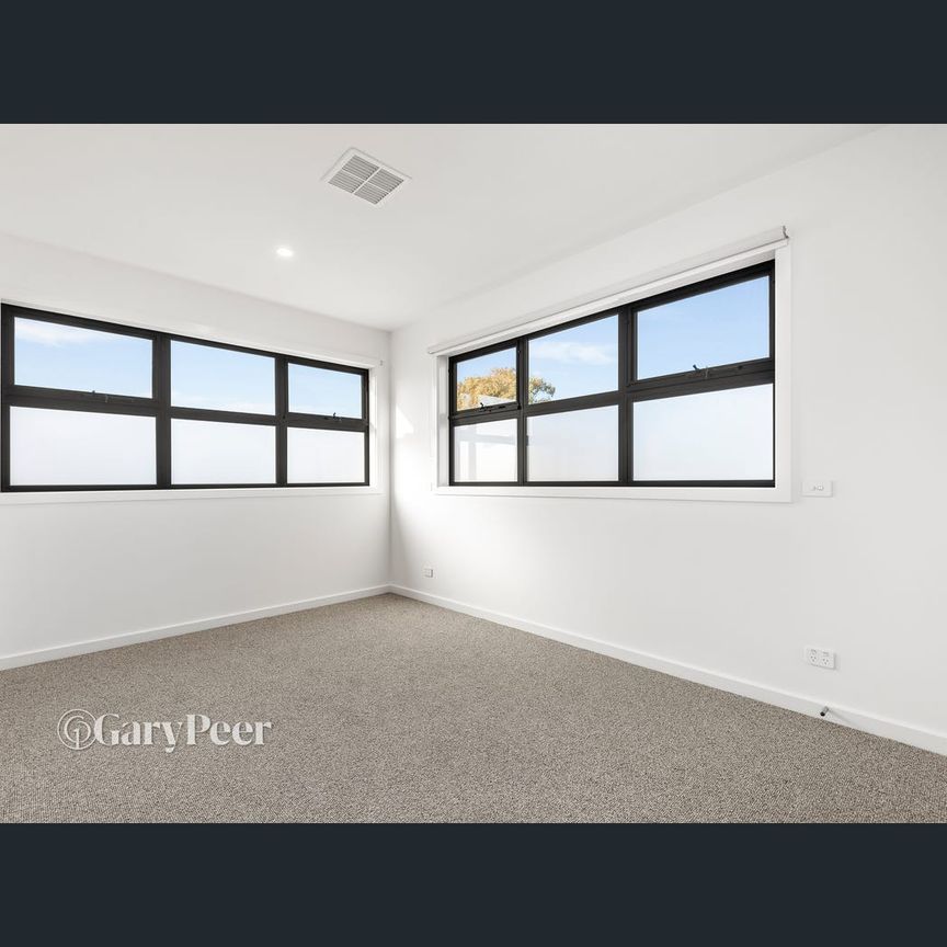 8B Walnut St, Ormond, Vic 3204 - Photo 1
