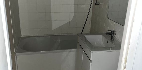 Location Appartement 1 pièce 14m² - Photo 2