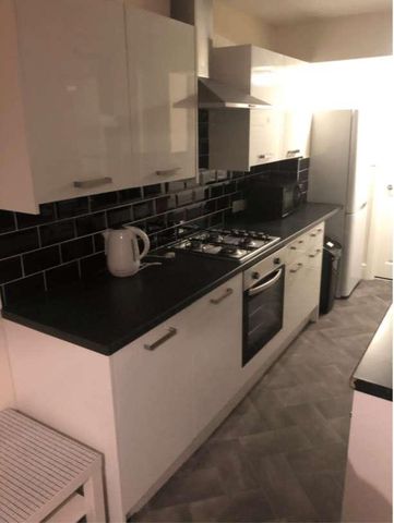 Moor Street - Bed Student Property All Bills Included, LN1 - Photo 3