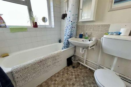 Southampton, SO45 - Photo 3