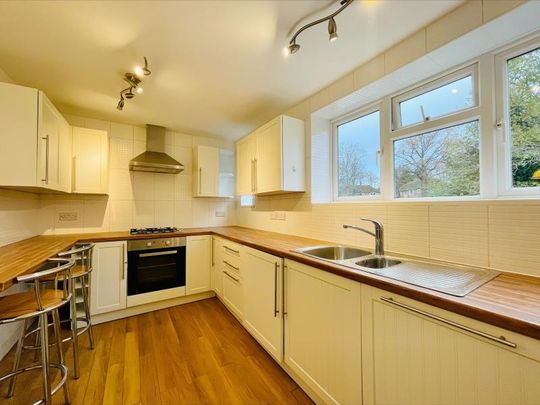 Station Parade, Virginia Water - 2 bedrooms Property for lettings - Seymours - Photo 1