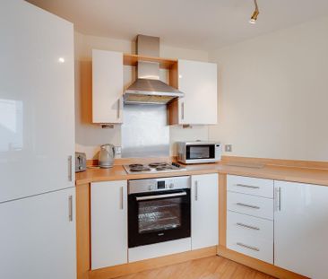 2 bedroom flat to rent - Photo 2