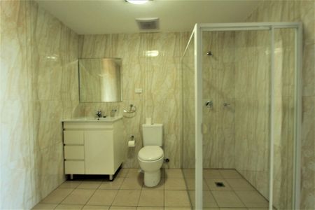 2 Bedroom Apartment For Lease! - Photo 2