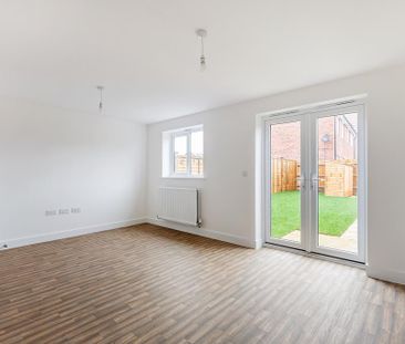 3 bedroom end of terrace house to rent - Photo 1