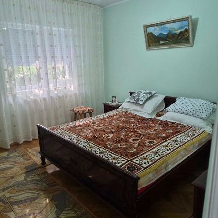 Ofer spre inchiriere apartament 3 camere la Parc Viva pe termen lung - Fotografie 4