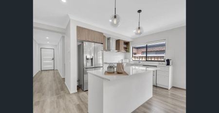 House Available for Rent in Olivine Estate, Donnybrook !!! - Photo 4