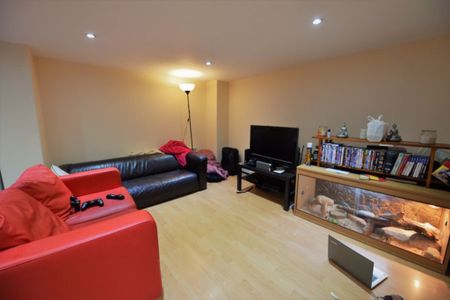 1 bedroom Flat in The Village Street, Leeds - Photo 3