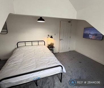 1 bedroom in a house share to rent - Photo 4