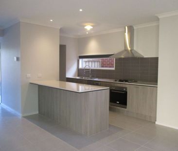 Modern 4-Bedroom Family Home - Photo 4