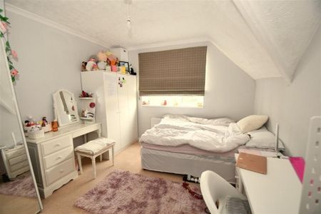 2 bedroom semi-detached house to rent - Photo 5