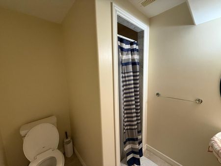 For Lease - 927 Gaslight Way, Mississauga, Ontario - Photo 5