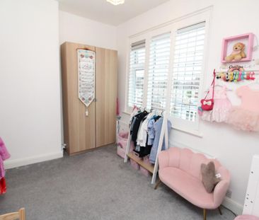 4 bedroom semi-detached house to rent - Photo 6