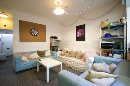 19 Luton Road - Photo 2