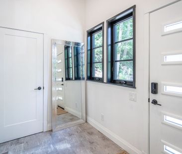 For Lease - 1323 Hidden Valley Road, Burlington, Ontario - Photo 3