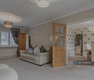 5 bedroom detached house to rent - Photo 1