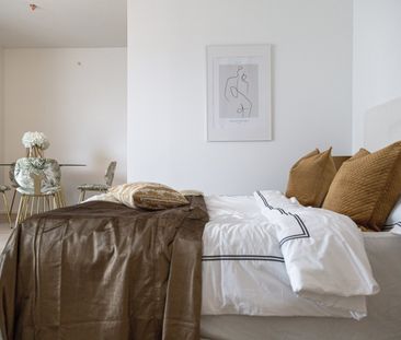 Sonnwendviertel: 1-Zimmer-Wohnung mit Balkon in der 16. Etage – Fit... - Photo 3