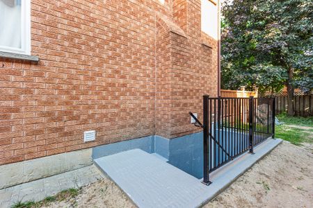 For Lease - 23 Kirkpatrick Street Unit# Basement, Brampton, Ontario - Photo 4