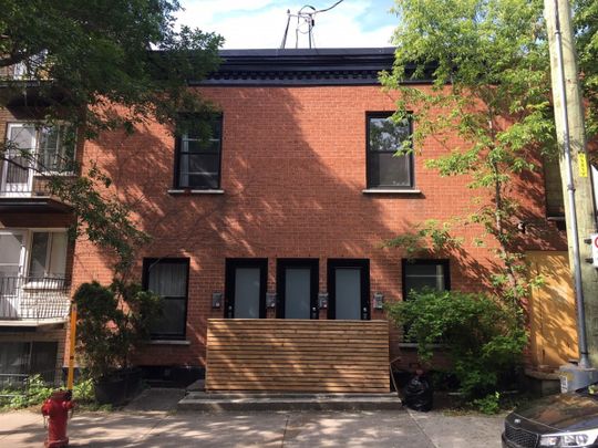 Parc Laurier: Condo d'une chambre complètement meublé avec services inclus, offert en location - Photo 1