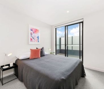 Modern Apartment in Heart of Bentleigh - Photo 2