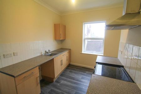 2 bedroom flat to rent - Photo 3