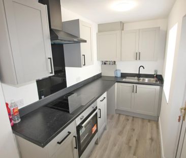 2 bedroom terraced house to rent - Photo 4