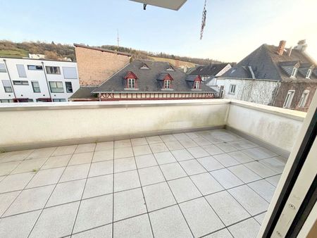 Trier- Ihr Platz zum Ankommen- stilvolle 4-Zimmer-Wohnung mit umlaufendem Balkon, EInbauküche und Tiefgaragenstellplatz auf 137 m², - Photo 2