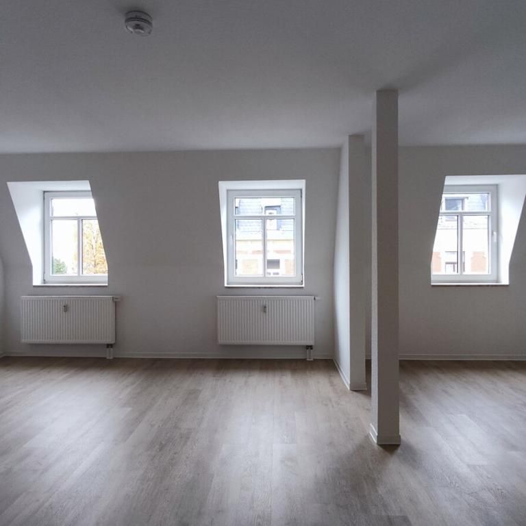 4-Zi.-Maisonette-Wohnung im Dachgeschoss mit Balkon! - Photo 1