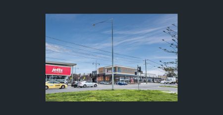 Modern & Spacious 2-Bed, 2-Bath Apartment with Secure Parking - Photo 4