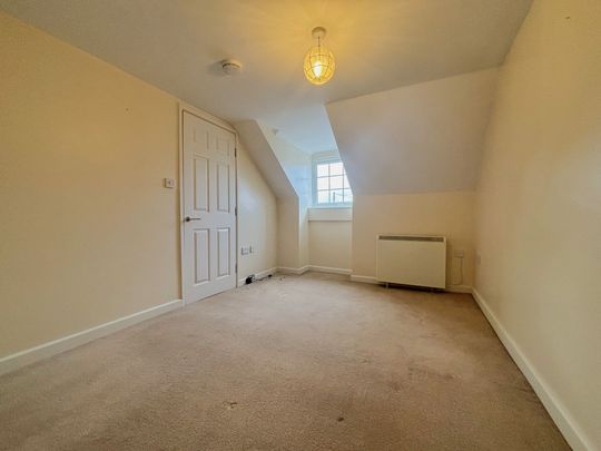 2 bed apartment to rent in Warwick Road, Kenilworth, CV8 - Photo 1