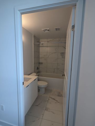For Lease - 202 Burnhamthorpe Road Unit# 1607, Mississauga, Ontario - Photo 5