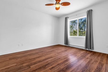 Appartement à louer - Saint-Basile-le-Grand (Montagne) Appartement à louer - Saint-Basile-le-Grand (Montagne) - Photo 2