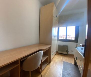 Carrer de Rius i Carrió, L'Hospitalet de Llobregat, Catalonia 08904 - Photo 4