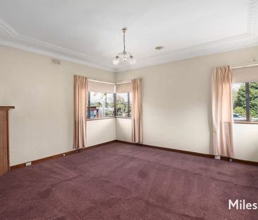 10 Cantala Avenue, Rosanna - Photo 5