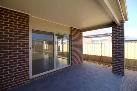 Located in the highly sought after Mount Duneed Estate! - Photo 3