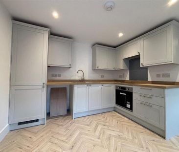 2 bedroom semi-detached house to rent - Photo 5