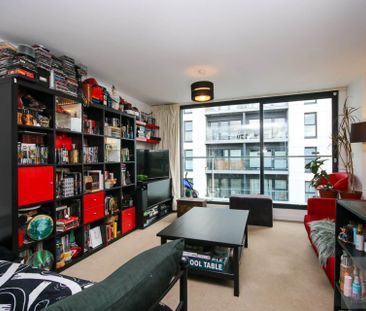 Gavin Bank, Geoffrey Watling Way, Norwich - Photo 1