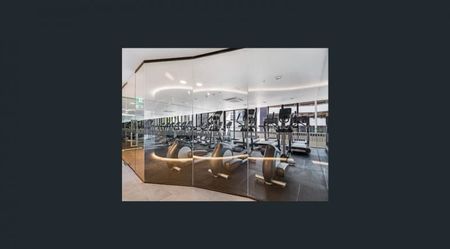 South Yarra Apartment | Panoramic Views & Luxury Living - Photo 4