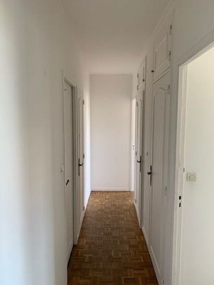 Appartement 3 pièces 63m2 MARSEILLE 7EME 1 100 euros - Photo 1