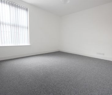 3 Bedroom House - Terraced To Let - Photo 4